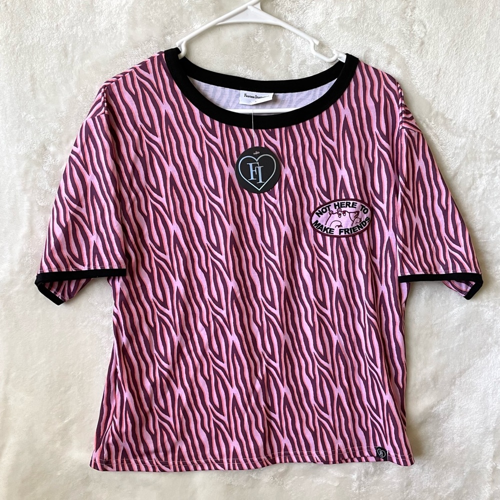 NEW without tags🌟Super unique t shirt! ♡ By: Fearless Illustration ♡ Size Large